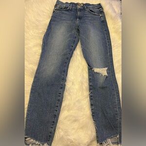 MOTHER Jeans the looker ankle step fray size 28